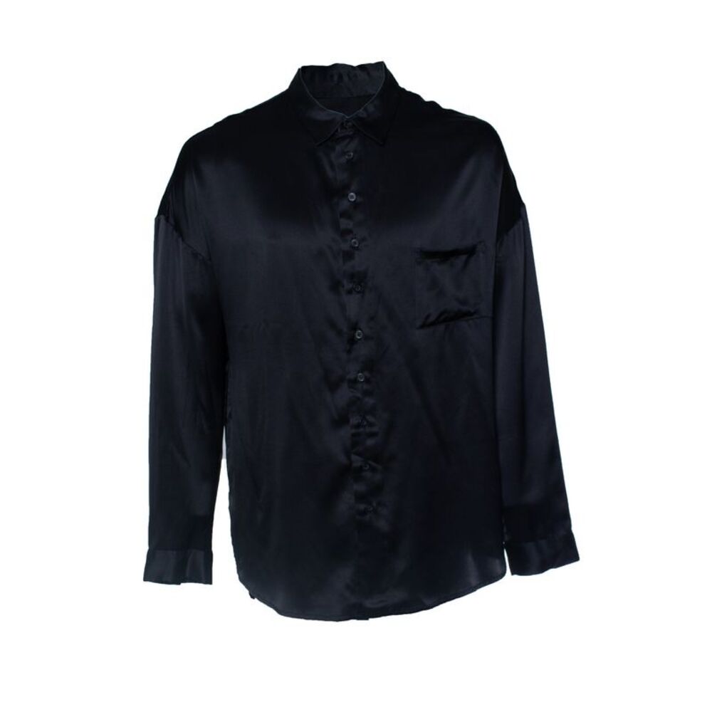 Albus Lumen, black shirt